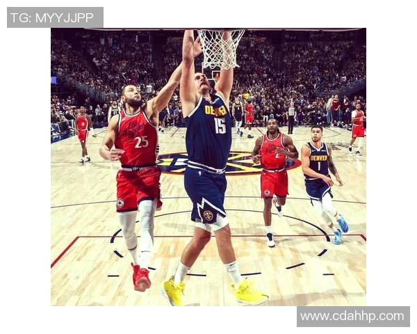 勇士与快船季后赛第三场激战回顾球星表现与战术分析